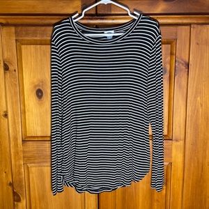Old Navy Women’s Black and White Striped Long Sleeve Shirt